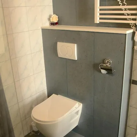 Apartment Center Split